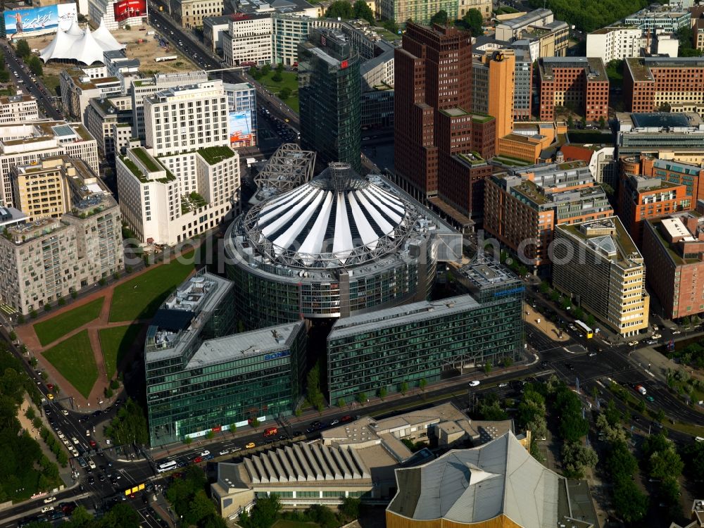 Aerial photograph Berlin - Complex with its high-rise building Sony Center - Bahntower at Potsdamer Platz