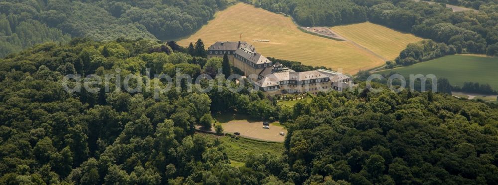 Aerial photograph Königswinter - Complex of the hotel building Steigenberger Grandhotel & Spa Petersberg in Koenigswinter in the state North Rhine-Westphalia, Germany