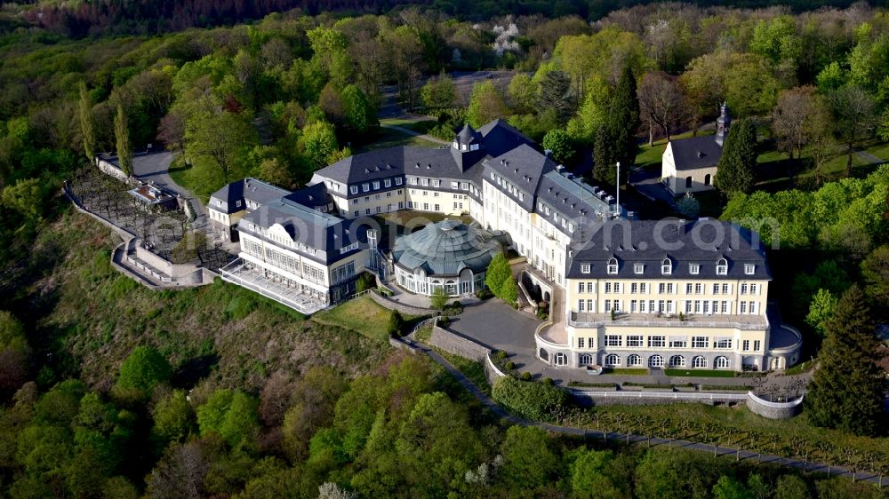 Aerial photograph Königswinter - Complex of the hotel building Steigenberger Grandhotel & Spa Petersberg in Koenigswinter in the state North Rhine-Westphalia, Germany