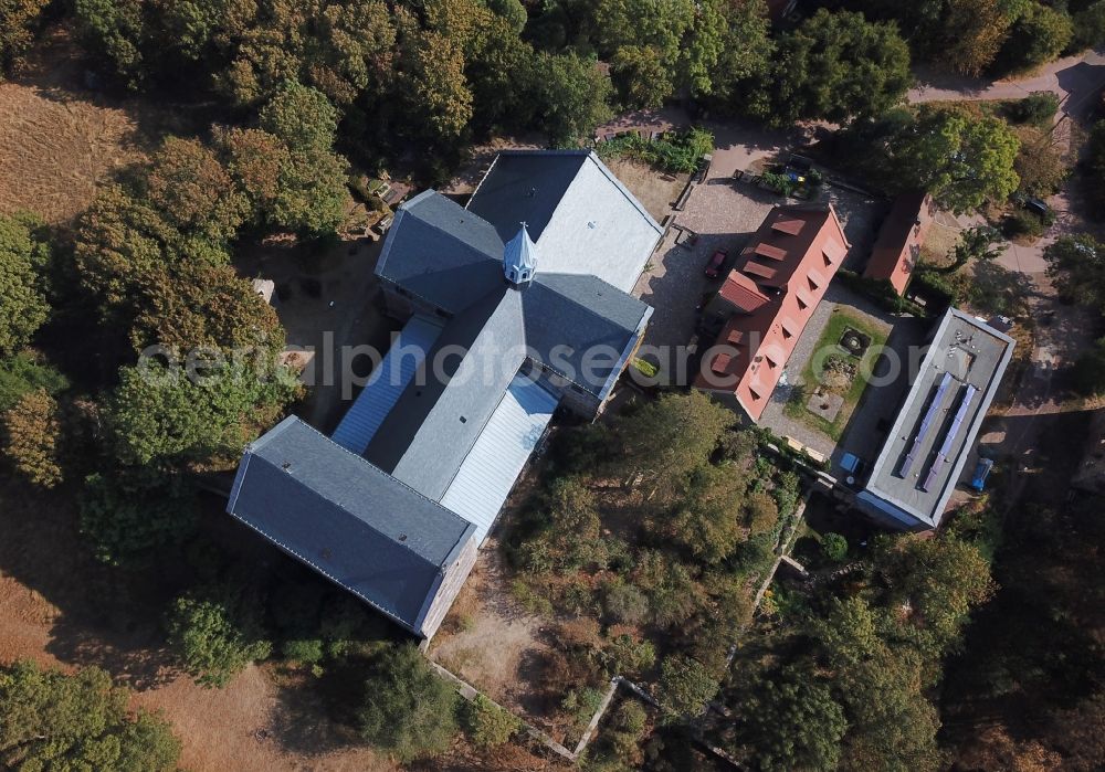 Petersberg from the bird's eye view: Complex of buildings of the monastery Stiftskirche in Petersberg in the state Saxony-Anhalt