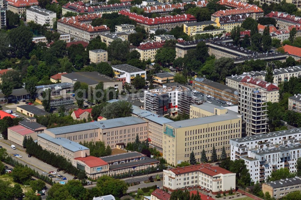 Aerial photograph Warschau - Building complex on Bobrowiecka Street in the Mokotow District in Warsaw in Poland. The complex is located on an area including a Wolfgang Gerbere school and an intensive care therapy center. The compound is located in the North-East of the district close the city motorway A2