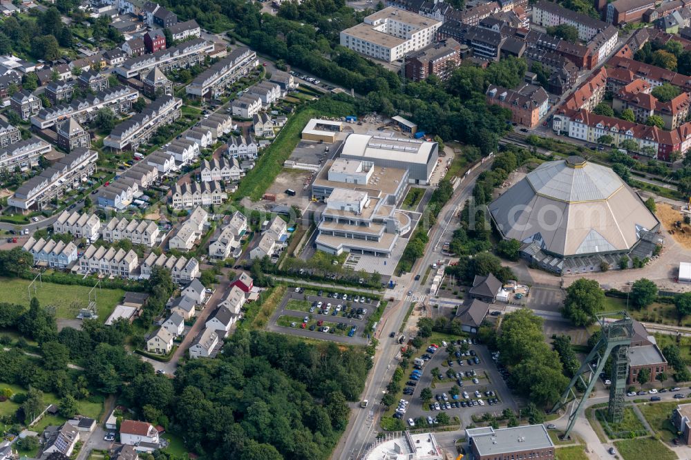 Aerial photograph Oberhausen - Building complex of the education and training center Berufsfoerderungswerk der Bauindustrie NRW gGmbH on Vestische Strasse in Oberhausen at Ruhrgebiet in the state North Rhine-Westphalia, Germany