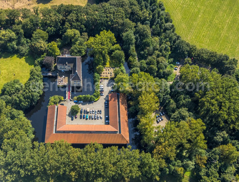 Aerial image Gelsenkirchen - Building complex of the education and training center ZfsL Gelsenkirchen in of Luettinghofallee in Gelsenkirchen in the state North Rhine-Westphalia, Germany