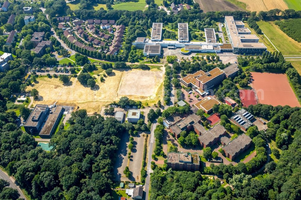 Aerial image Gelsenkirchen - Building complex Westfaelische Academy Gelsenkirchen the Institute for Achim Walder Security and Hans-Schwier-Vocational College in Gelsenkirchen - Buer in North Rhine-Westphalia