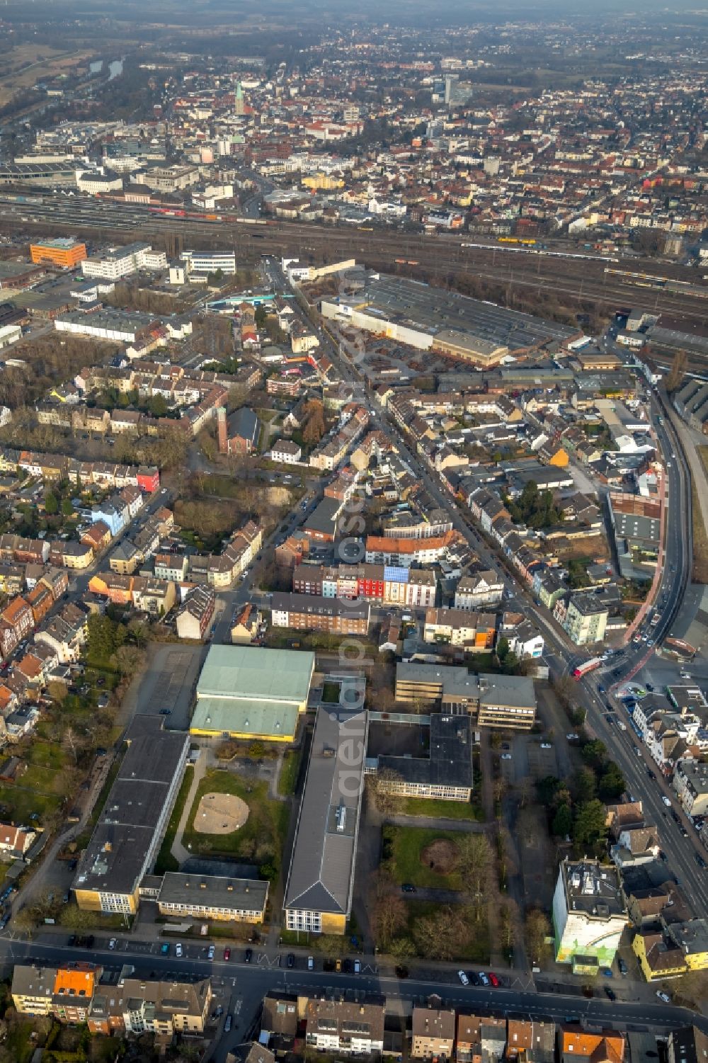 Hamm from the bird's eye view: Building complex of the Vocational School Friedrich-List-Berufskolleg and Eduard-Spranger-Berufskolleg on Vorheider Weg in Hamm in the state North Rhine-Westphalia