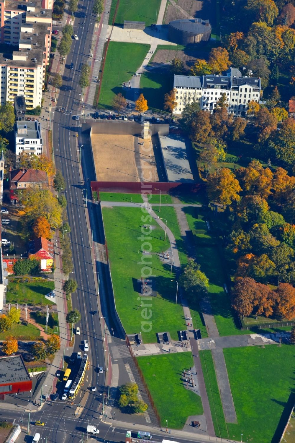 Berlin from the bird's eye view: Area A of the Berlin Wall Memorial at the Bernauer Strasse in the Prenzlauer Berg district. The Area A shows the The Wall and the Border Strip