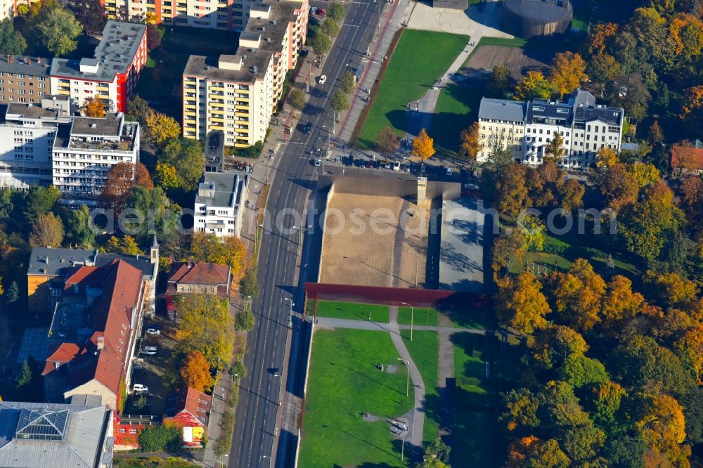 Aerial photograph Berlin - Area A of the Berlin Wall Memorial at the Bernauer Strasse in the Prenzlauer Berg district. The Area A shows the The Wall and the Border Strip