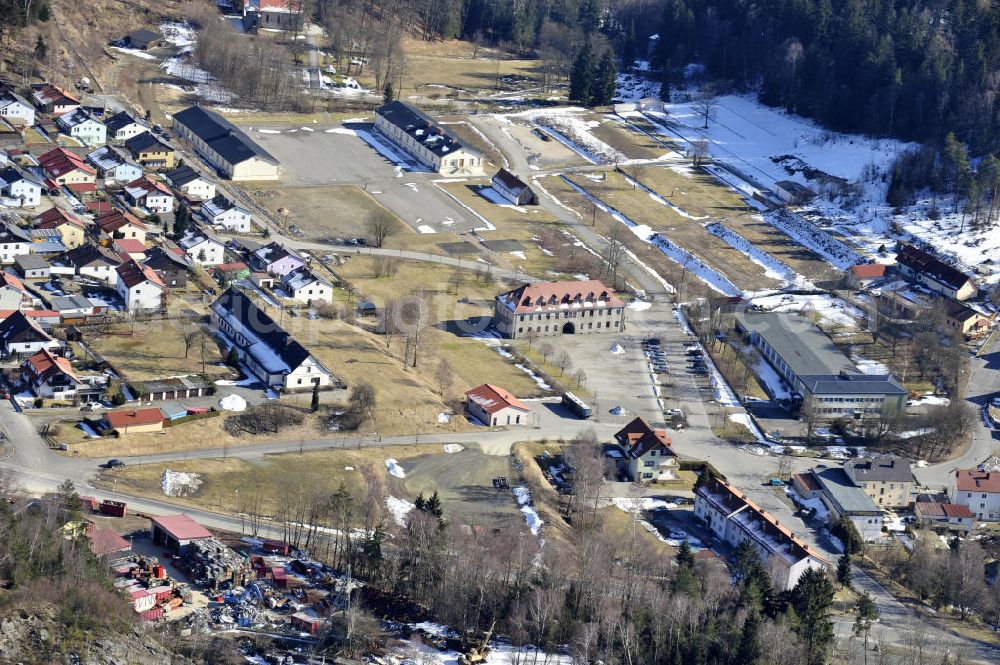 Aerial image Flossenbürg - Blick auf die Gedenkstätte des Konzentrationslager Flossenbürg ( KZ Flossenbürg) im Oberpfälzer Wald. In der Mitte der Freiflächen, auf denen einst die Häftlingsbaracken standen, befindet sich das Gebäude der Kommandantur am Eingang zur KZ-Gedenkstätte Flossenbürg. View the memorial of the concentration camp Flossenburg (Flossenbürg) in the Upper Palatinate Forest.