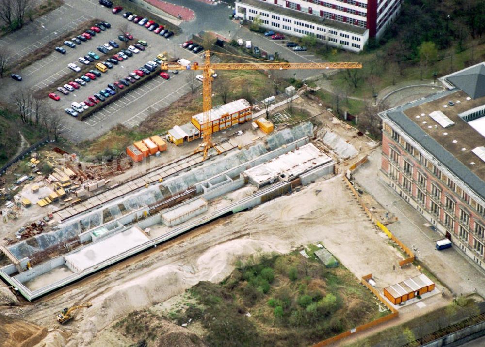 Aerial image Berlin - Kreuzberg - Gedenkstättenbau am Grpphiusbau