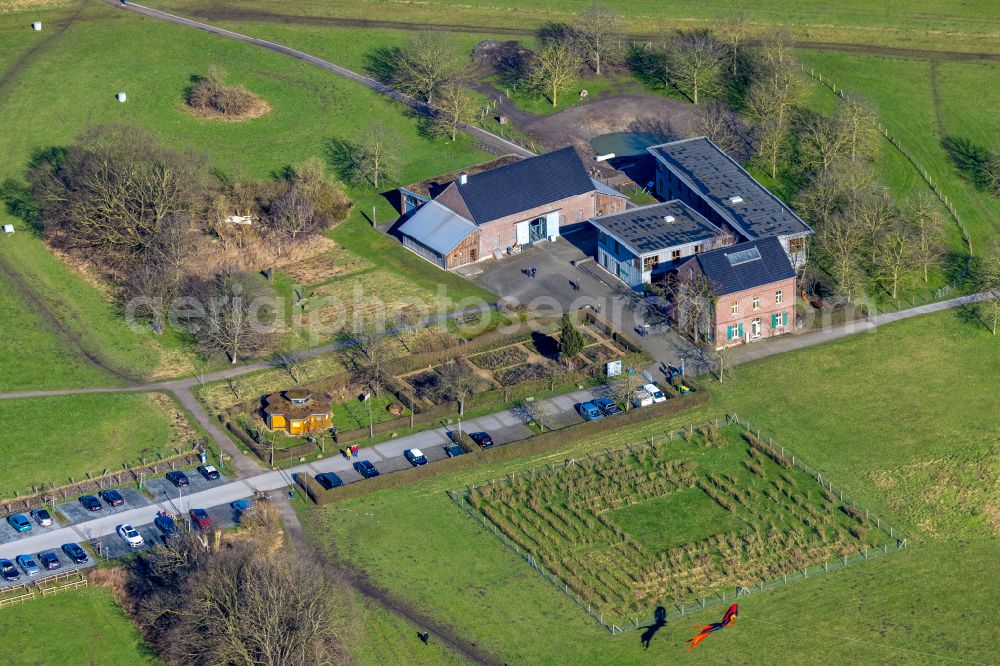 Aerial photograph Borbeck - Homestead and farm outbuildings on the edge of agricultural fields in Borbeck in the state North Rhine-Westphalia, Germany