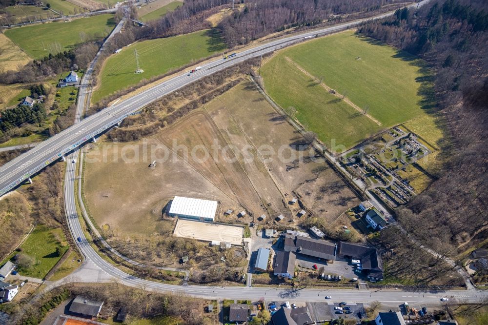 Aerial photograph Arnsberg - Homestead and farm outbuildings on the edge of agricultural fields Gut Rumbeck in the district Rumbeck in Arnsberg at Sauerland in the state North Rhine-Westphalia, Germany