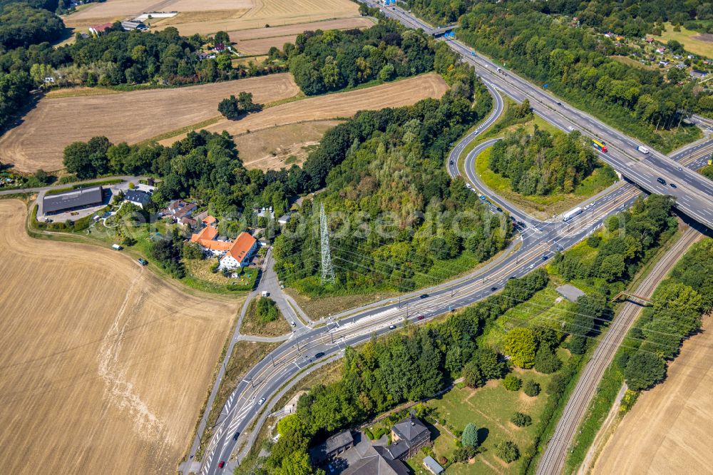 Aerial photograph Witten - Homestead and farm outbuildings on the edge of agricultural fields on street Papenholz in the district Espey in Witten at Ruhrgebiet in the state North Rhine-Westphalia, Germany