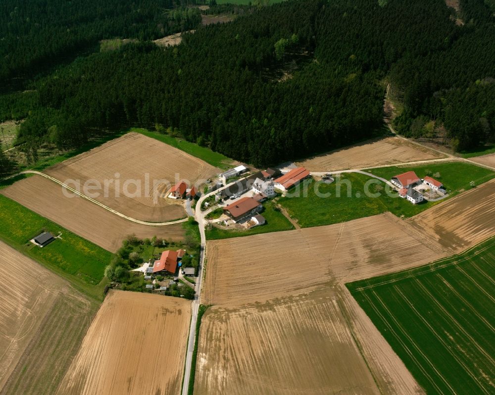 Aerial photograph Rennerhof - Homestead and farm outbuildings on the edge of agricultural fields in Rennerhof in the state Bavaria, Germany