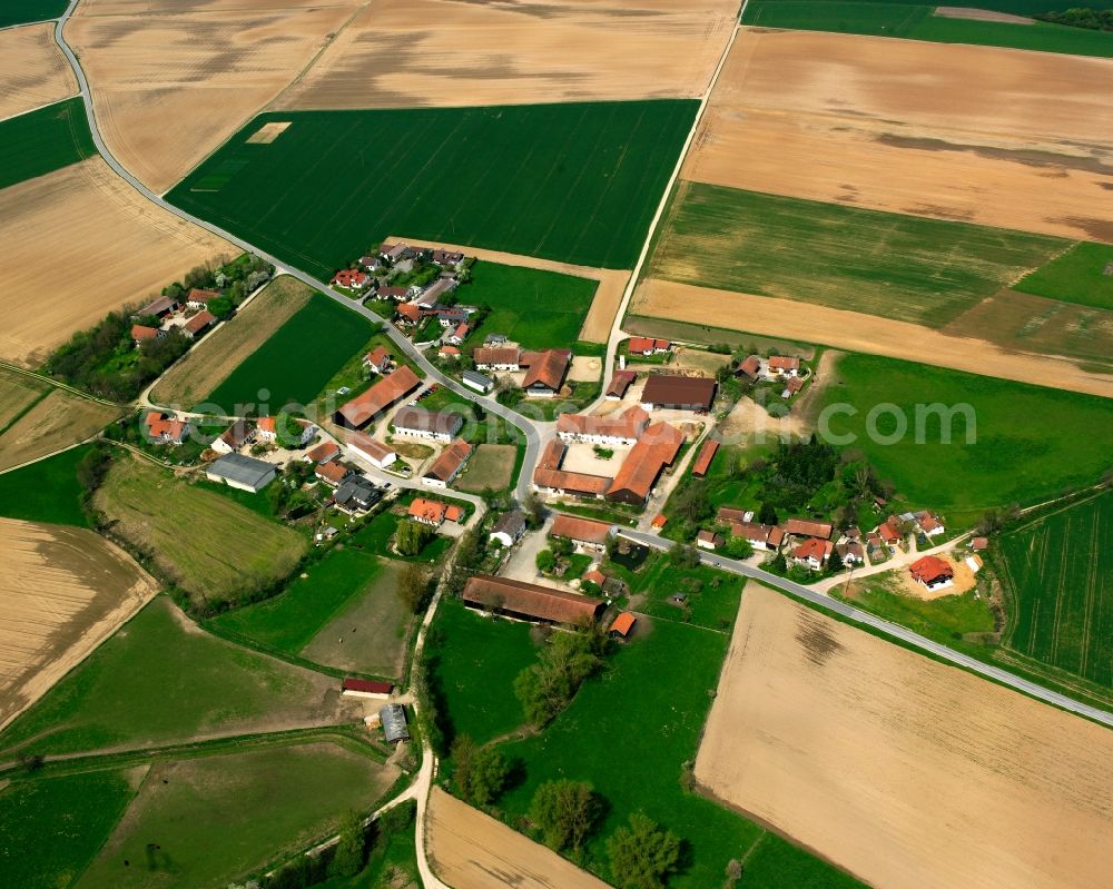 Aerial photograph Riedling - Homestead and farm outbuildings on the edge of agricultural fields in Riedling in the state Bavaria, Germany