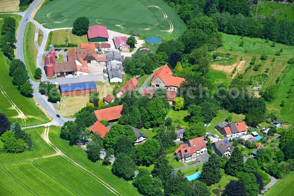 Aerial photograph Wentorf - Homestead and farm outbuildings on the edge of agricultural fields in Wentorf in the state North Rhine-Westphalia, Germany