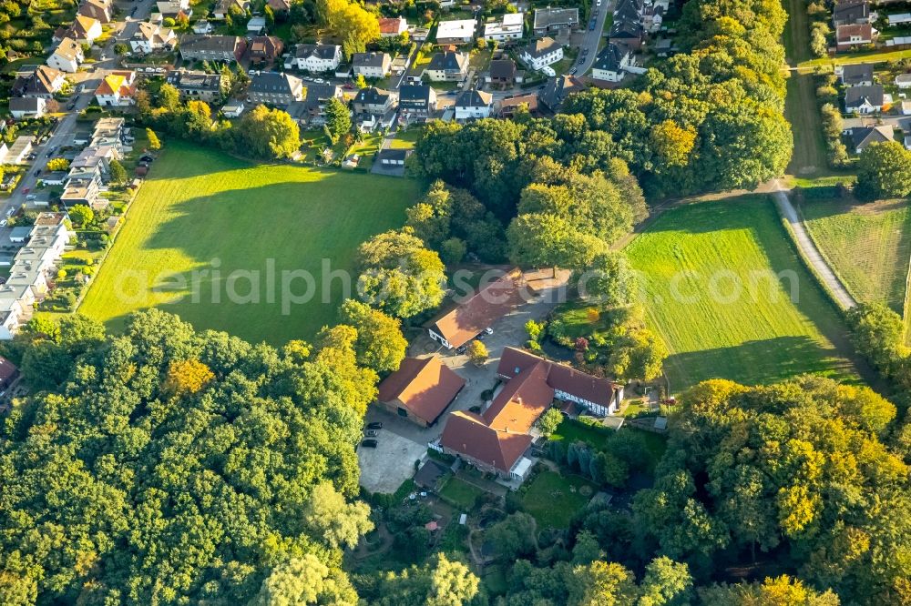 Aerial image Gladbeck - Homestead of a farm in the Forststrasse in Gladbeck in the state North Rhine-Westphalia