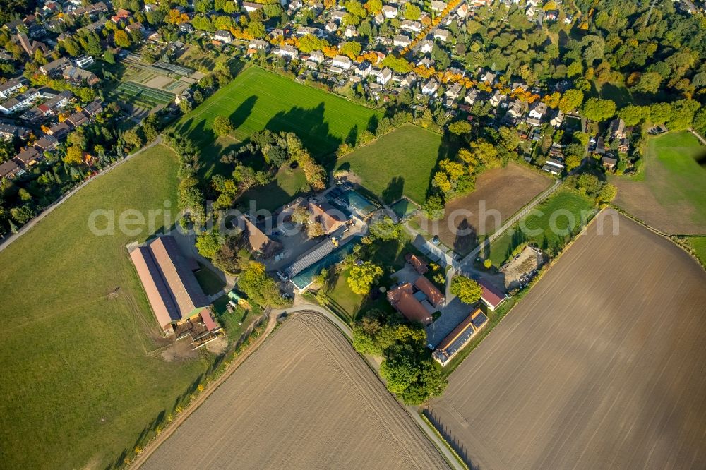 Aerial image Gladbeck - Homestead of a farm in the Vossbrinkstrasse in Gladbeck in the state North Rhine-Westphalia