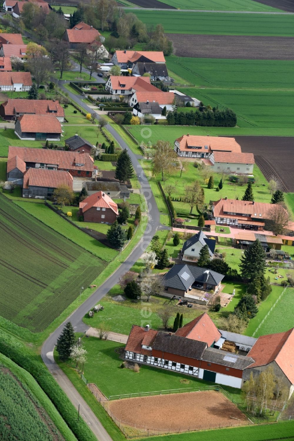 Barnstorf from the bird's eye view: Farm on the edge of cultivated fields in Barnstorf in the state Lower Saxony