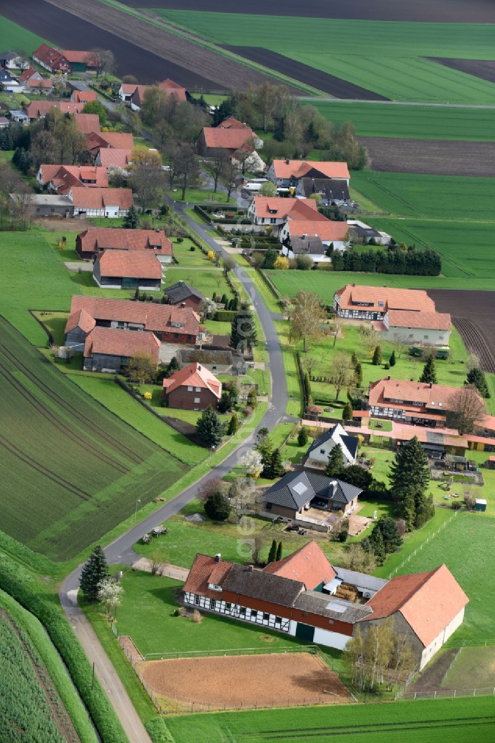 Aerial image Barnstorf - Farm on the edge of cultivated fields in Barnstorf in the state Lower Saxony