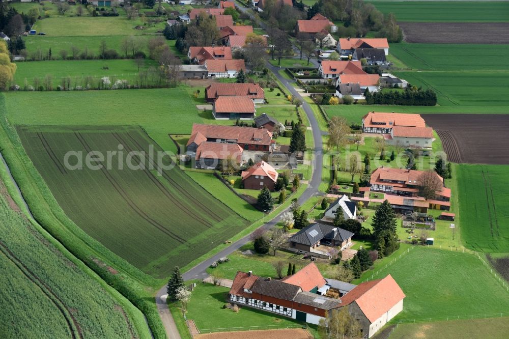 Aerial photograph Barnstorf - Farm on the edge of cultivated fields in Barnstorf in the state Lower Saxony