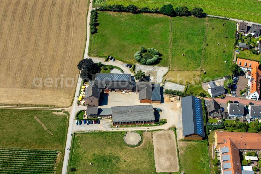 Duisburg from above - Farm Bauerncafe Ellerhof GmbH on the edge of cultivated fields in Duisburg in the state North Rhine-Westphalia