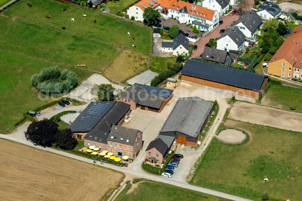 Aerial image Duisburg - Farm Bauerncafe Ellerhof GmbH on the edge of cultivated fields in Duisburg in the state North Rhine-Westphalia