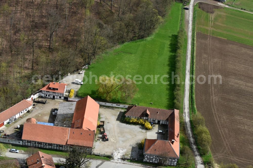 Aerial photograph Hahausen - Farm on the edge of cultivated fields in Hahausen in the state Lower Saxony