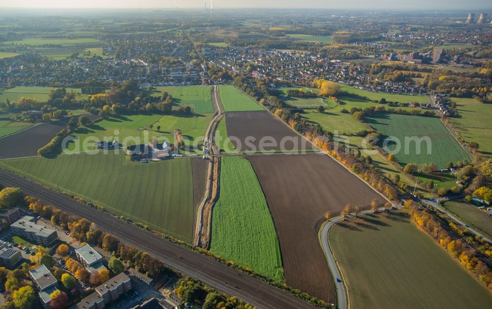 Aerial photograph Hamm - Farm on the edge of cultivated fields in Hamm in the state North Rhine-Westphalia