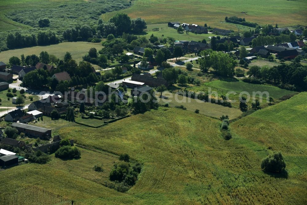 Parmen Nordwestuckermark from the bird's eye view: Farm on the edge of cultivated fields in Parmen - Nordwestuckermark in the state Brandenburg