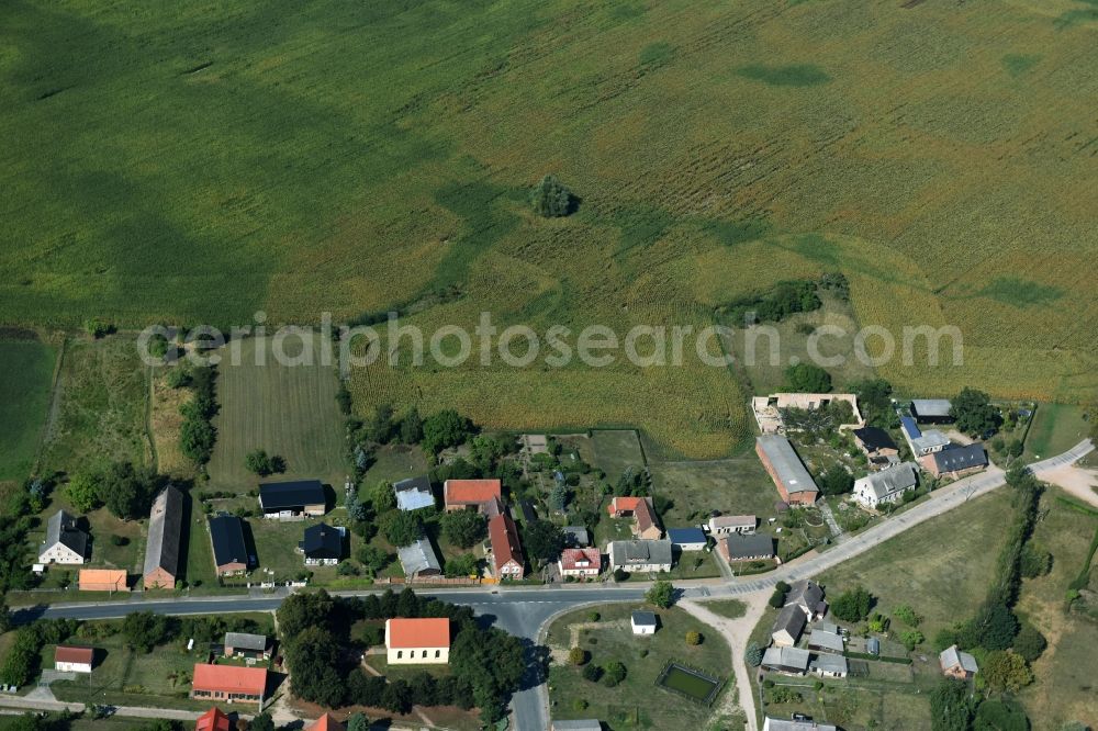 Aerial photograph Parmen Nordwestuckermark - Farm on the edge of cultivated fields in Parmen - Nordwestuckermark in the state Brandenburg