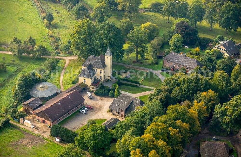 Hünxe from above - Homestead of a farm on Schwarzensteiner Weg in Huenxe in the state North Rhine-Westphalia, Germany