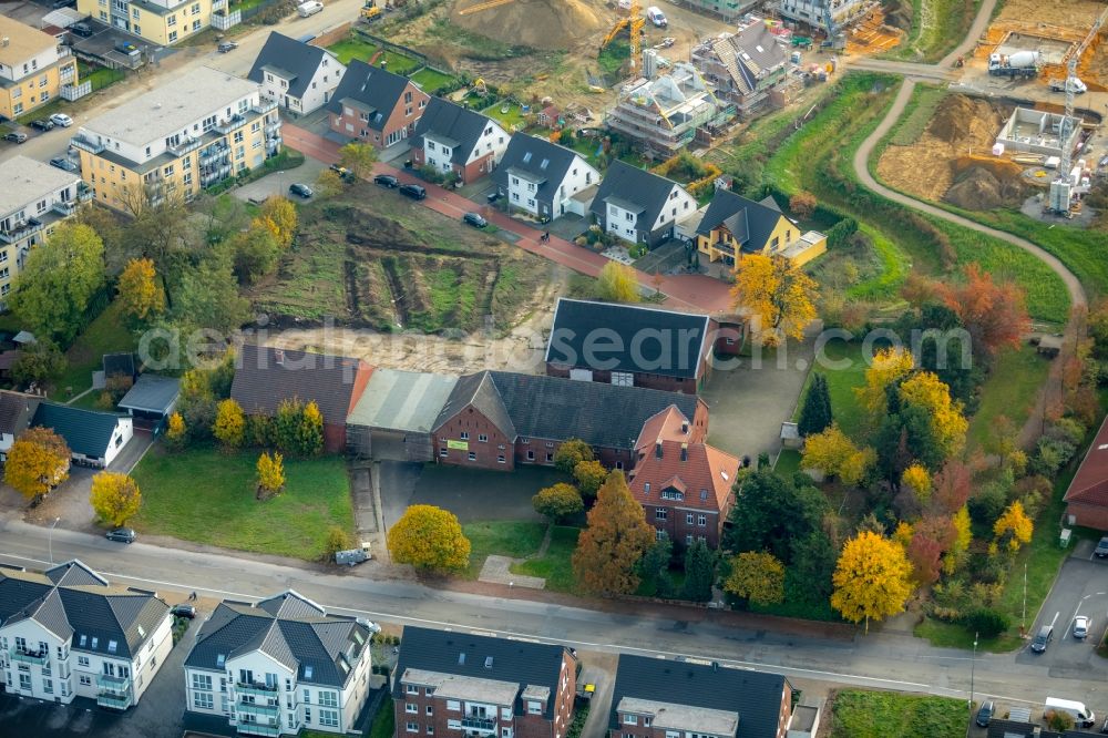 Bottrop from above - Farmstead of a former farm on Hackfurthstrasse in Bottrop, North Rhine-Westphalia, Germany