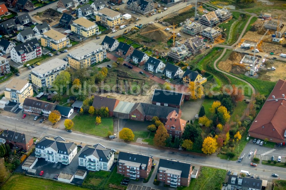 Bottrop from the bird's eye view: Farmstead of a former farm on Hackfurthstrasse in Bottrop, North Rhine-Westphalia, Germany