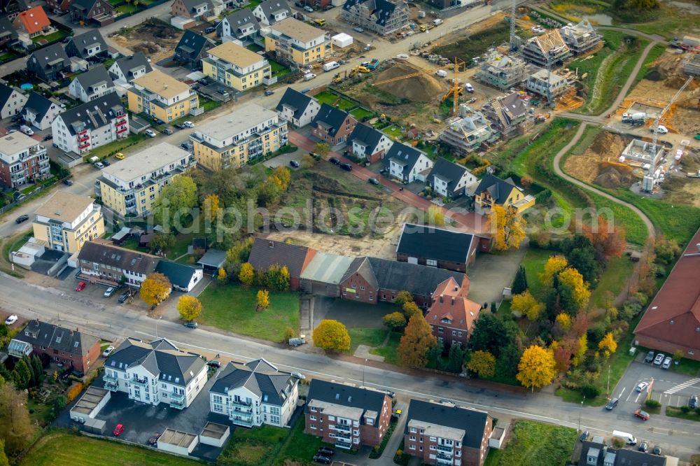 Aerial image Bottrop - Farmstead of a former farm on Hackfurthstrasse in Bottrop, North Rhine-Westphalia, Germany