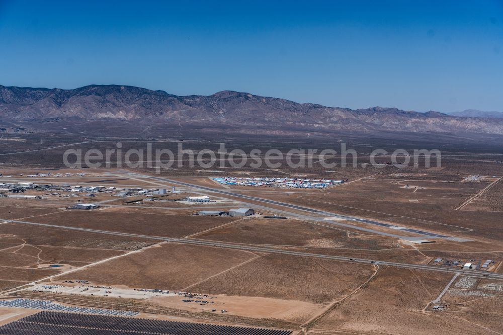 Mojave from the bird's eye view: Runway with hangar taxiways and terminals on the grounds of the airport Mojave Air & Space Port on street Sabovich Street in Mojave in California, United States of America