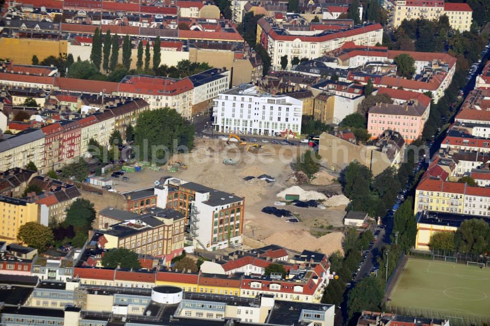 Berlin from the bird's eye view: View at the site of the demolished former company building of the Freudenberg Sealing Products GmbH & Co. at the Boxhagener Street in the district Friedrichshain in Berlin