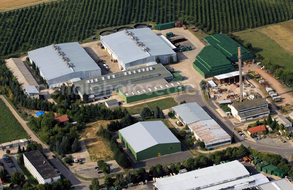 Gierstädt from the bird's eye view: Site of production plant Großfahner Obst eG in the industrial park Großfahner Hoehe