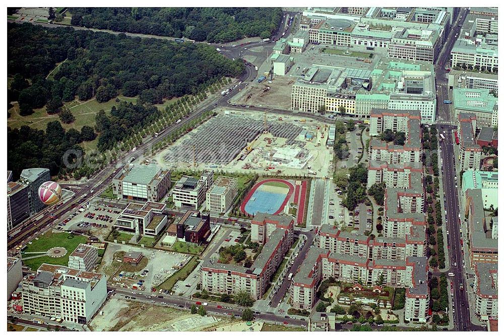 Berlin from the bird's eye view: Wohngebiet auf dem Gelände der alten Reichkanzelei an der Wilhelmstraße in Berlin - Mitte - früher Grenzstreifen zu Westberlin.