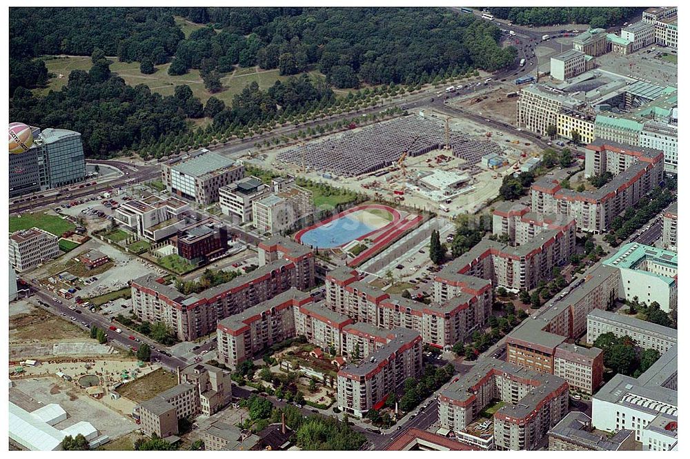 Berlin from above - Wohngebiet auf dem Gelände der alten Reichkanzelei an der Wilhelmstraße in Berlin - Mitte - früher Grenzstreifen zu Westberlin.