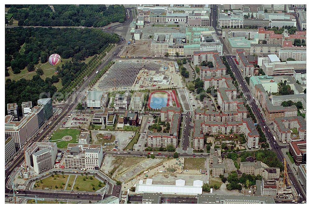 Berlin from above - Wohngebiet auf dem Gelände der alten Reichkanzelei an der Wilhelmstraße in Berlin - Mitte - früher Grenzstreifen zu Westberlin.