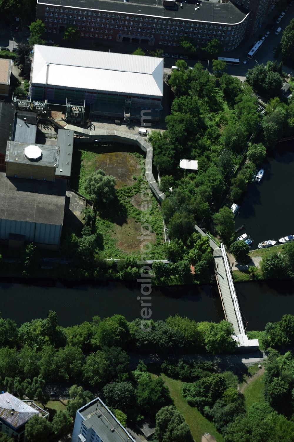 Berlin from above - Site of the substation for voltage conversion and electrical power supply Steglitz an der Birkbuschstrasse in Berlin