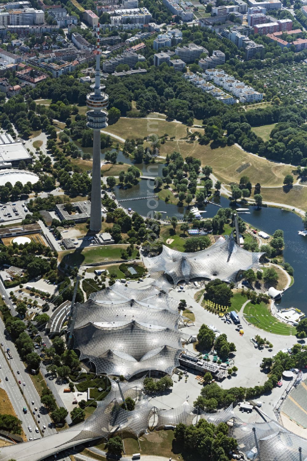 Aerial image München - Event and music-concert grounds of the Arena Olympiahalle in Munich in the state Bavaria, Germany