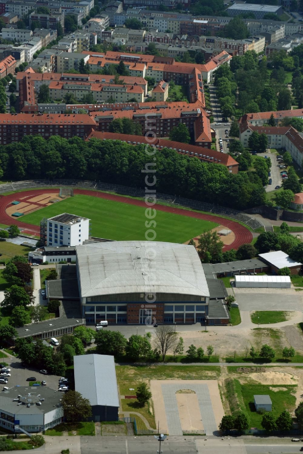 Schwerin from the bird's eye view: Event and music-concert grounds of the Arena Sport- and Kongresshalle Schwerin on Wittenburger Strasse in Schwerin in the state Mecklenburg - Western Pomerania, Germany