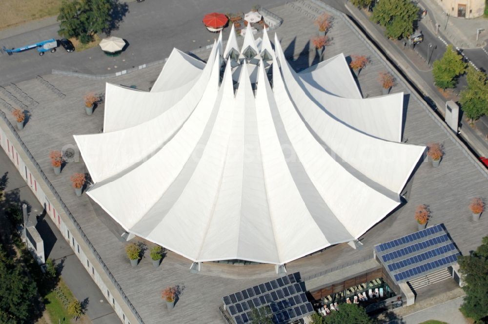 Aerial photograph Berlin - Event and music-concert grounds of the Arena Tempodrom on Moeckernstrasse in the district Kreuzberg in Berlin, Germany