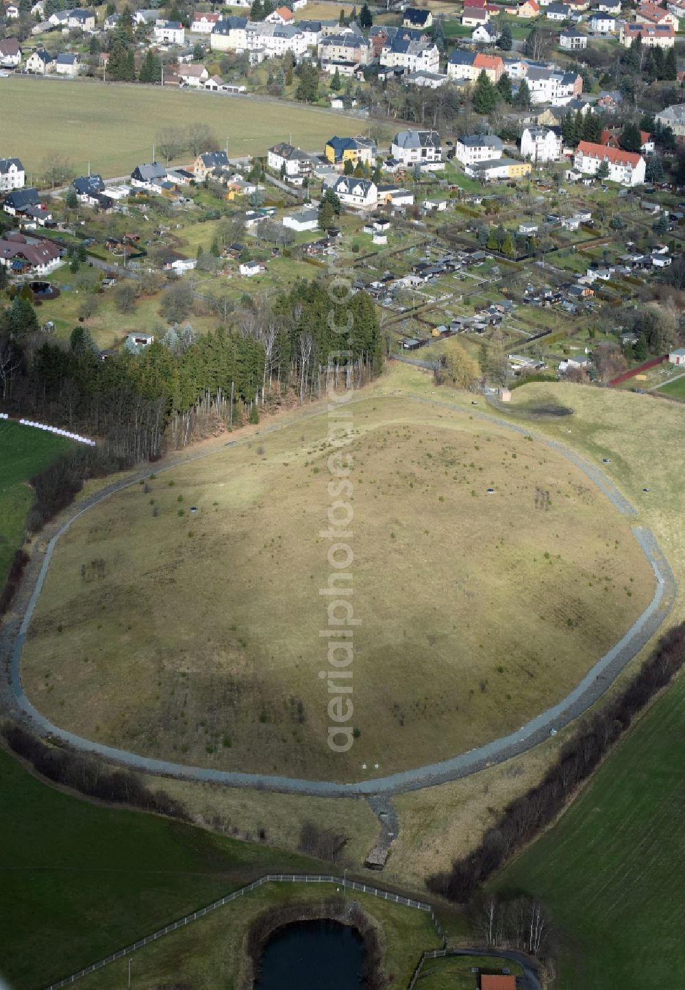 Aerial image Treuen - Site of heaped landfill at the street Wetzelsgruener Strasse in Treuen in the state Saxony