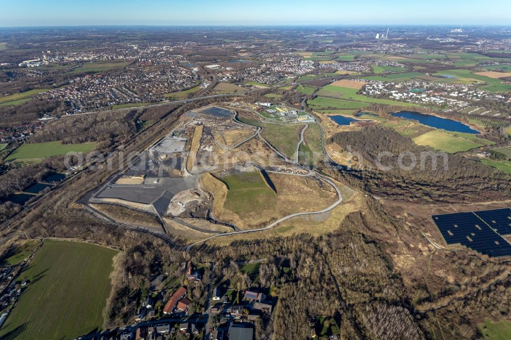 Dortmund from the bird's eye view: Site of heaped landfill Deponie Dortmund-Nordost on Lanstroper See in Dortmund at Ruhrgebiet in the state North Rhine-Westphalia, Germany