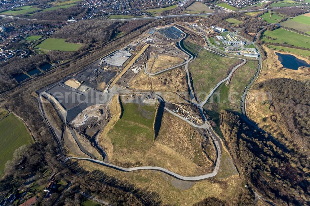 Aerial photograph Dortmund - Site of heaped landfill Deponie Dortmund-Nordost on Lanstroper See in Dortmund at Ruhrgebiet in the state North Rhine-Westphalia, Germany