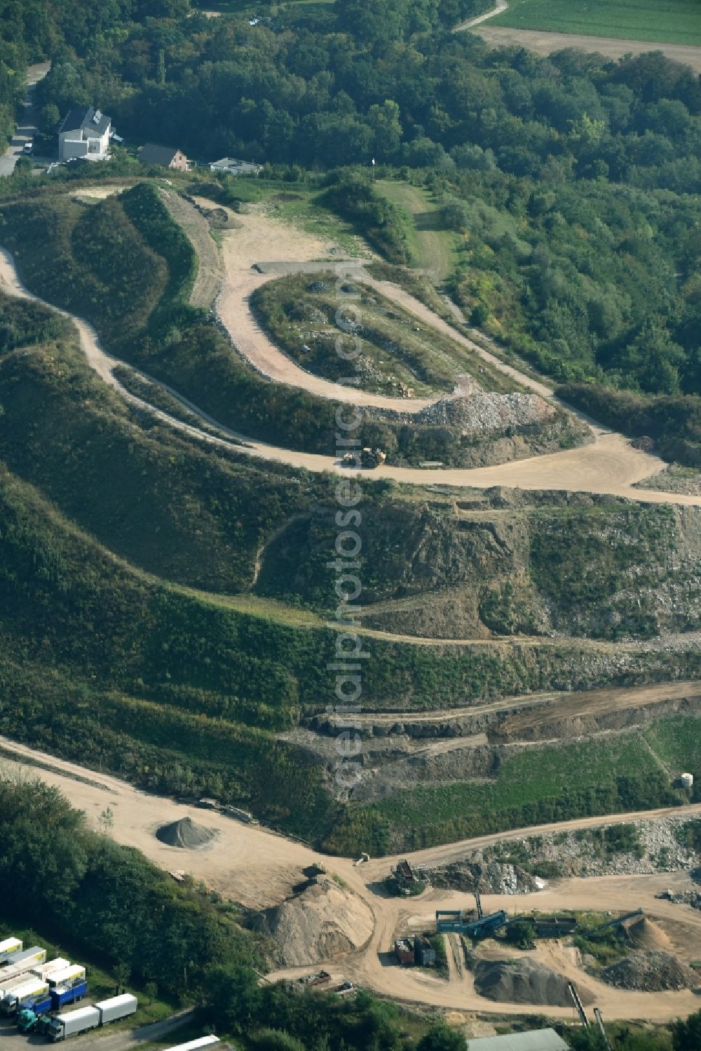 Emplede from the bird's eye view: Site of heaped landfill in Emplede in the state Lower Saxony