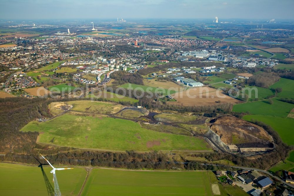 Kamp-Lintfort from above - Site of heaped landfill Eyller Berg in Kamp-Lintfort in the state North Rhine-Westphalia