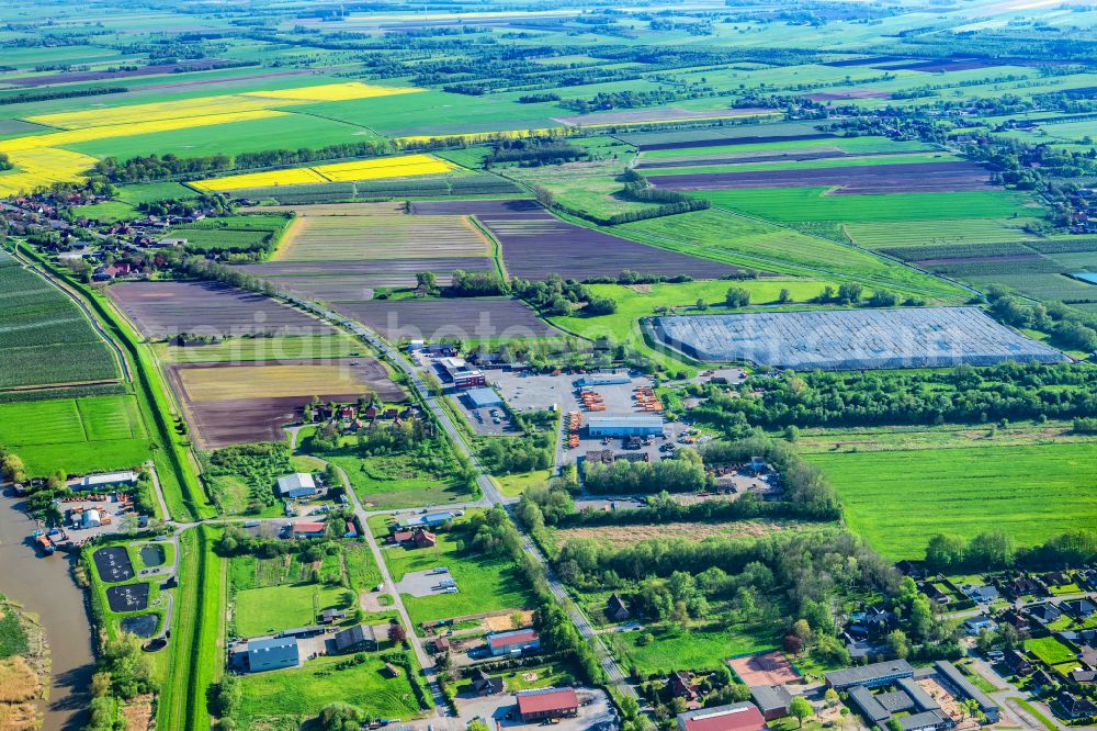 Aerial image Wischhafen - Site of heaped landfill Karl Meyer on street Stader Strasse in Wischhafen in the state Lower Saxony, Germany